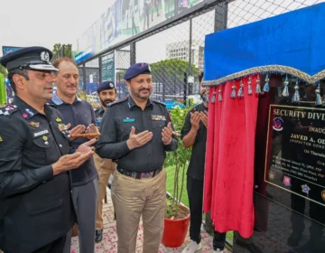IG Sindh Police Javed Alam Odho addressing an official gathering during a security and welfare event