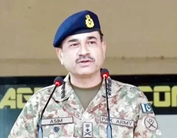 Field Marshal Syed Asim Munir addressing military officers at National Defence University.