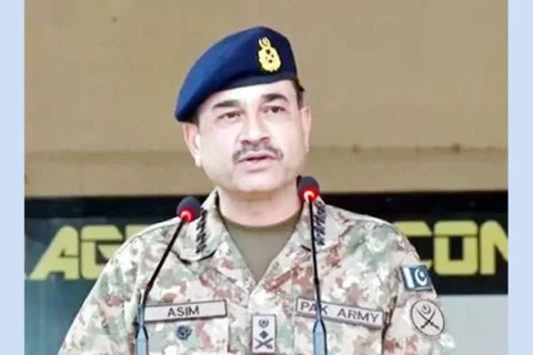 Field Marshal Syed Asim Munir addressing military officers at National Defence University.