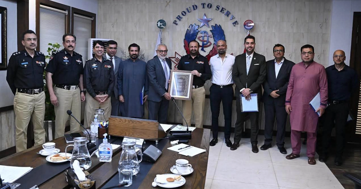 IG Sindh Javed Alam Odho presiding over a high-level police meeting at CPO Karachi.