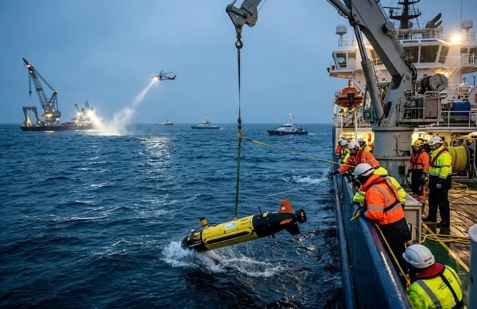 Diagrammatic illustration of underwater ping locator searching for an aircraft black box flight recorder in deep ocean