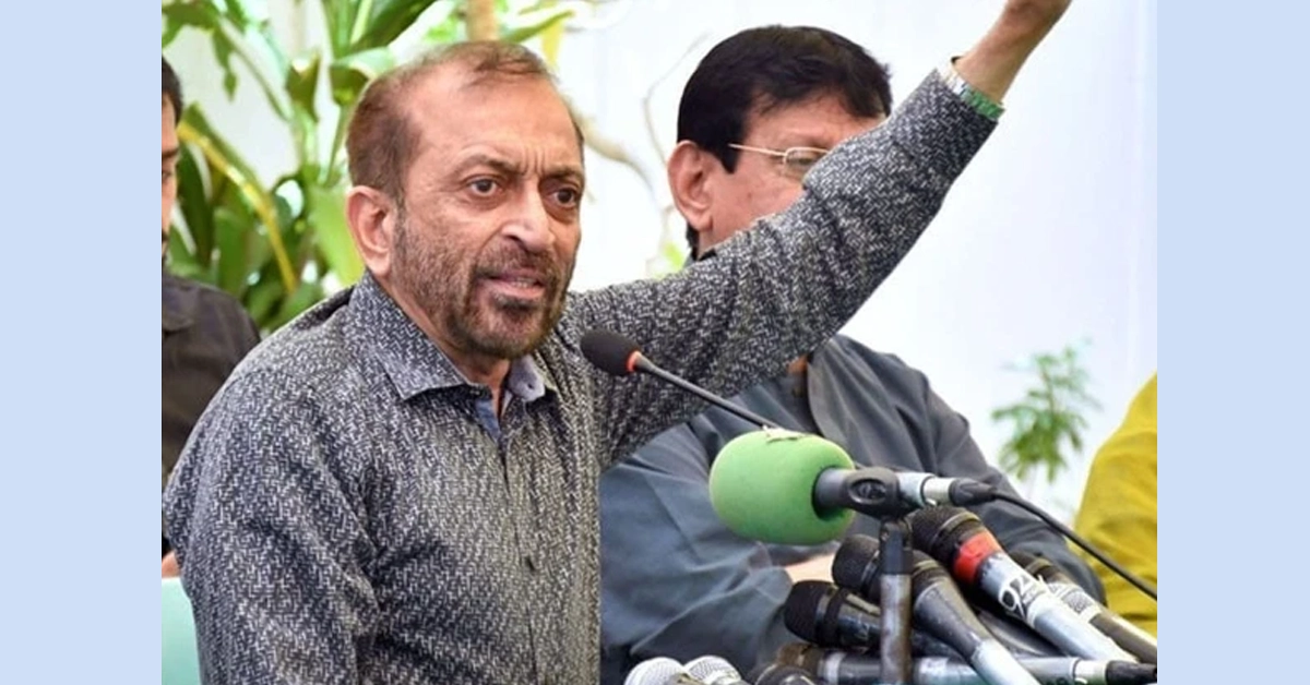MQM leader Dr. Farooq Sattar talking to media personnel at a press conference in Karachi.