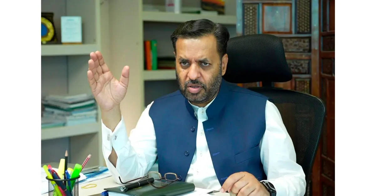MQM Pakistan leader Mustafa Kamal addressing party workers meeting in Karachi