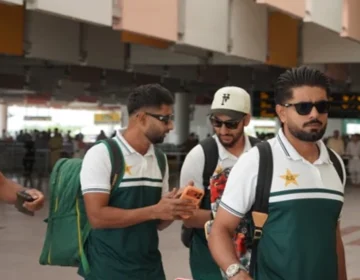 Pakistan cricket team at the airport.