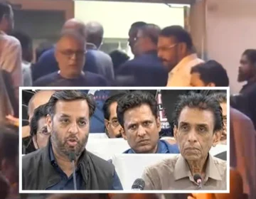 MQM Pakistan Convener Dr Khalid Maqbool Siddiqui during a press briefing in Karachi